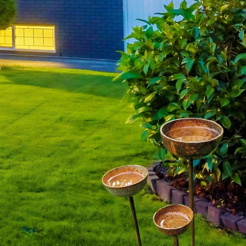 Ensemble de 3 mangeoires à oiseaux en forme de collecteurs de pluie rouillés pour la décoration extérieure du jardin, station d'arrosage ▪