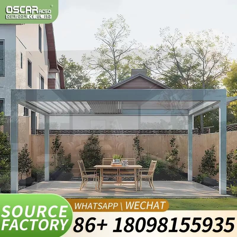 Pergola motorisée en aluminium avec toit à lames rétractables