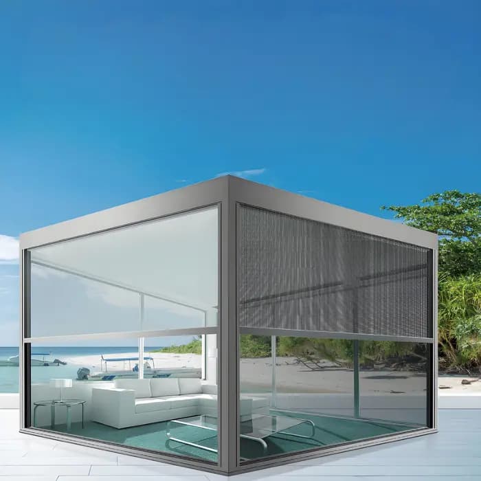 Pergola bioclimatique autoportante en aluminium de qualité supérieure avec toit à lames orientables et portes coulissantes en verre pour les loisirs en plein air